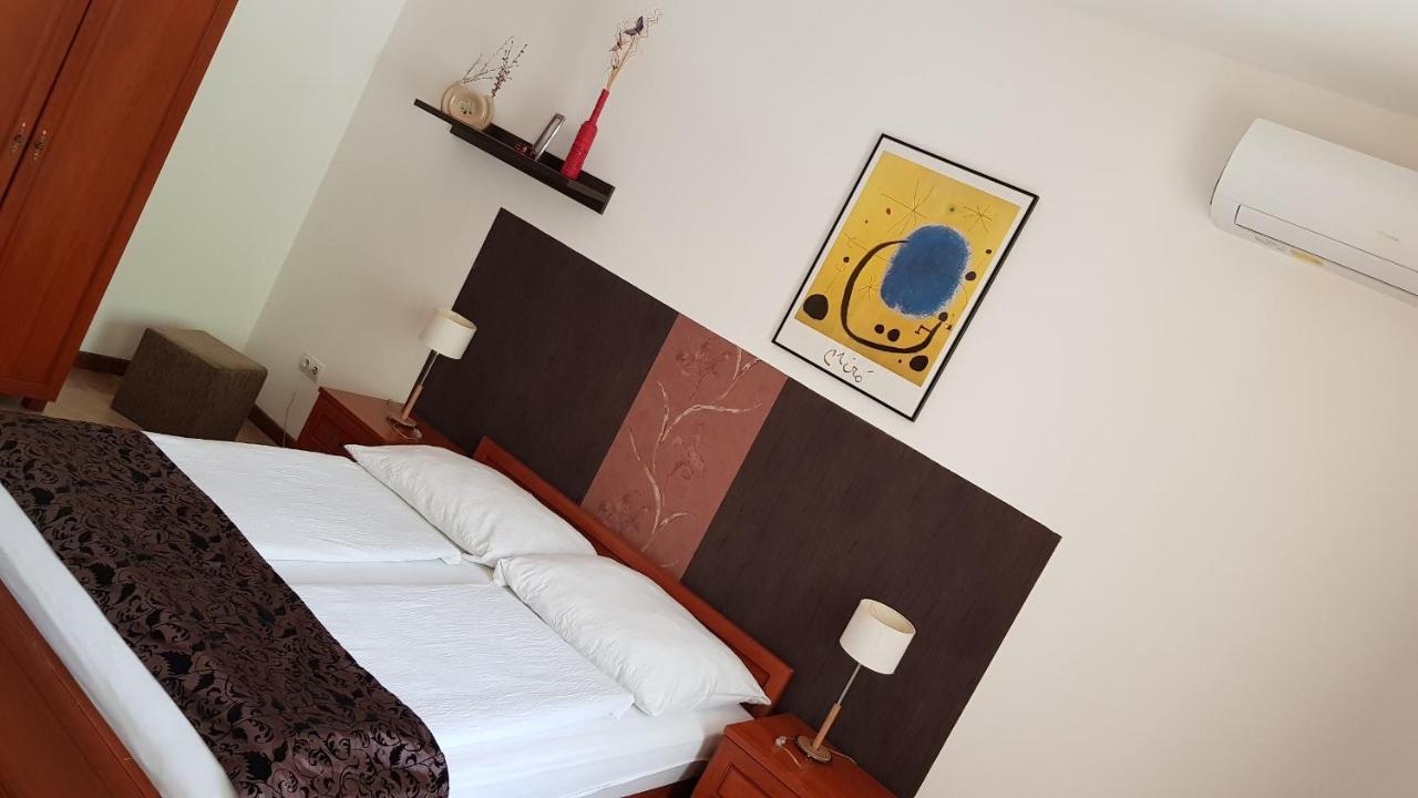 Aquarius Vendeghaz Hotel Сегед Екстериор снимка
