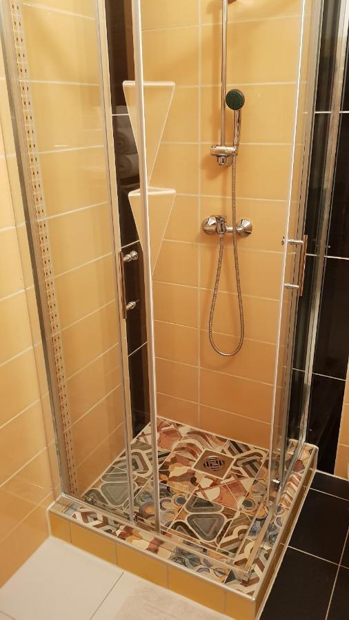 Aquarius Vendeghaz Hotel Сегед Екстериор снимка