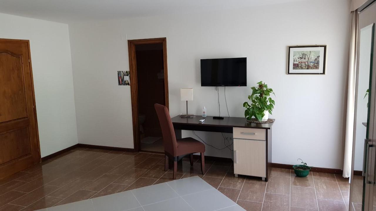 Aquarius Vendeghaz Hotel Сегед Екстериор снимка