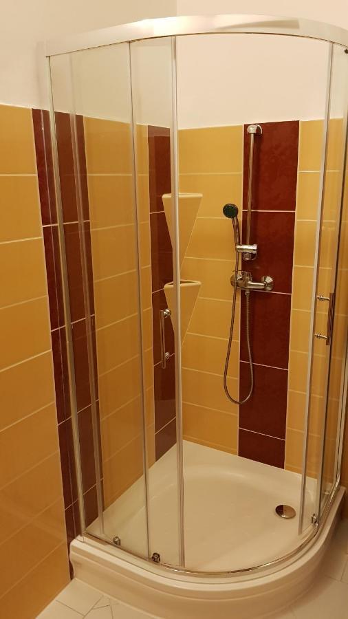 Aquarius Vendeghaz Hotel Сегед Екстериор снимка