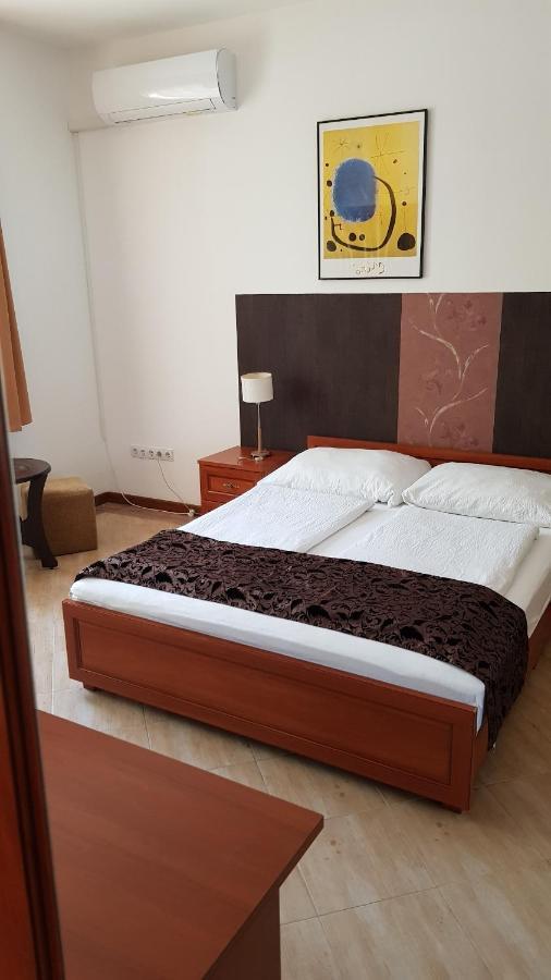 Aquarius Vendeghaz Hotel Сегед Екстериор снимка