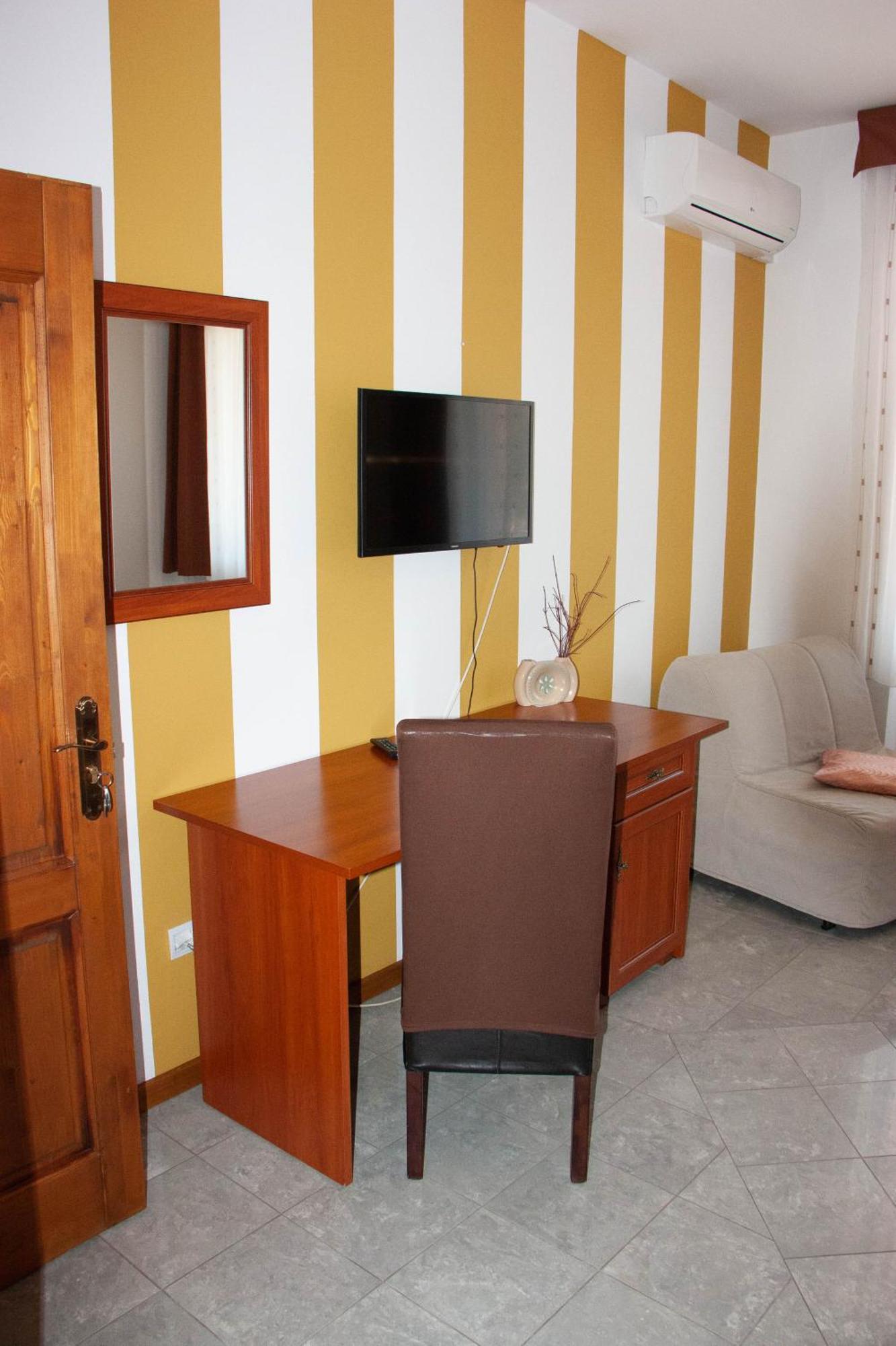 Aquarius Vendeghaz Hotel Сегед Екстериор снимка