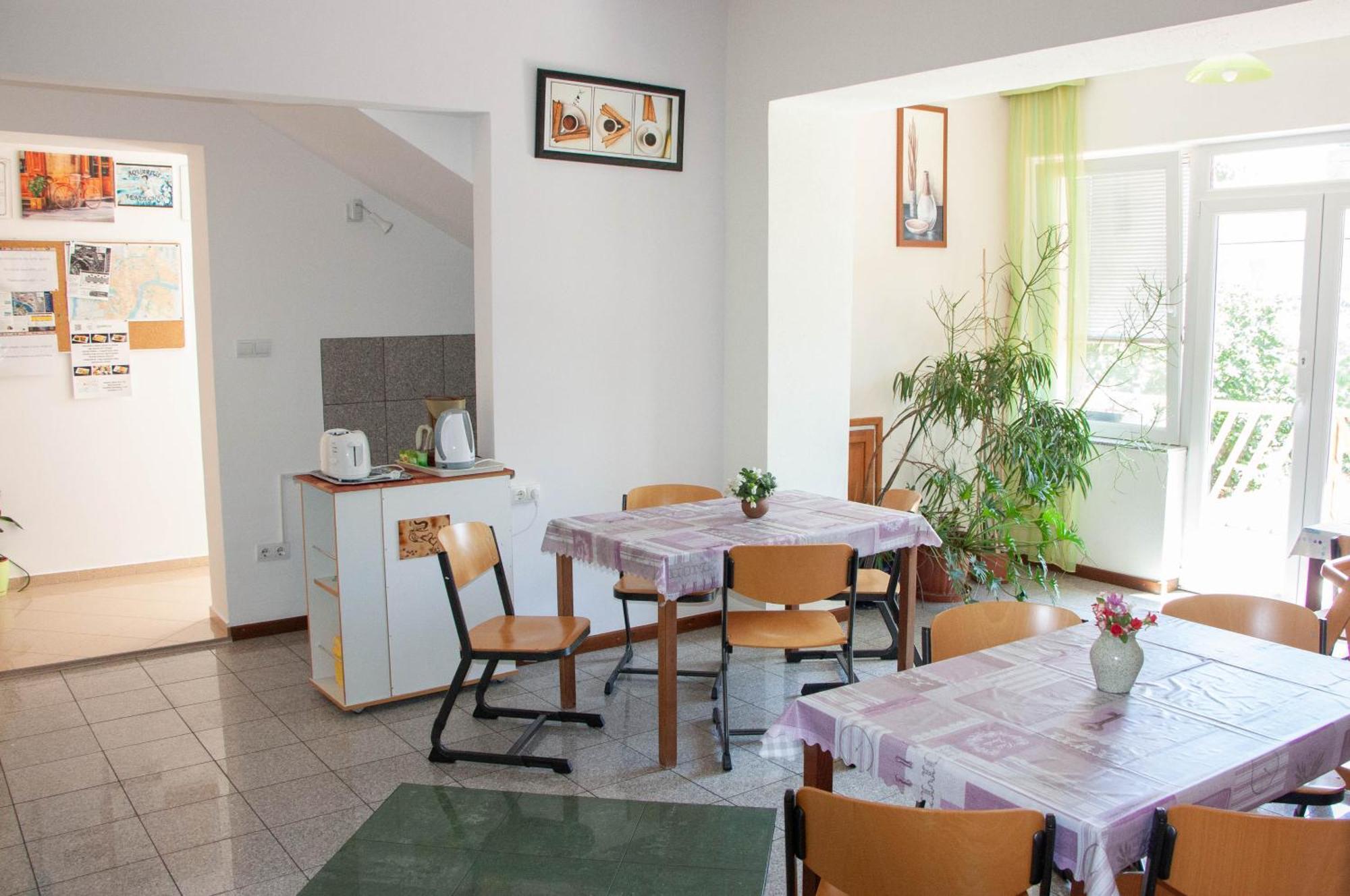 Aquarius Vendeghaz Hotel Сегед Екстериор снимка