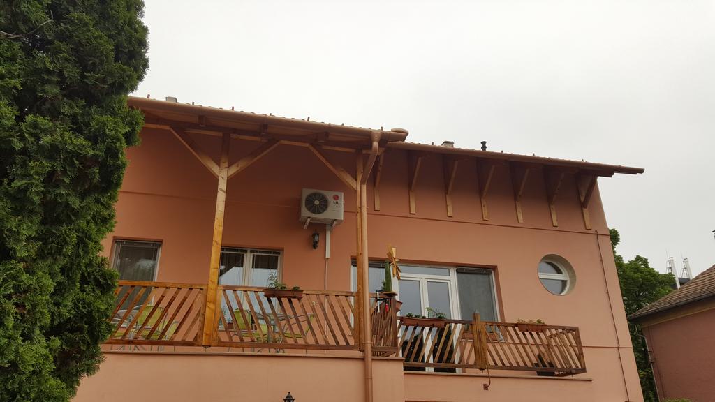 Aquarius Vendeghaz Hotel Сегед Екстериор снимка