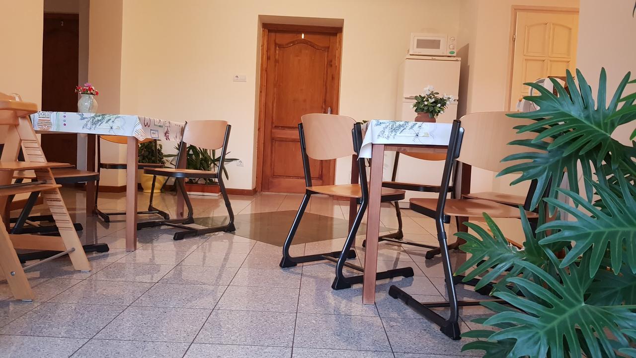 Aquarius Vendeghaz Hotel Сегед Екстериор снимка