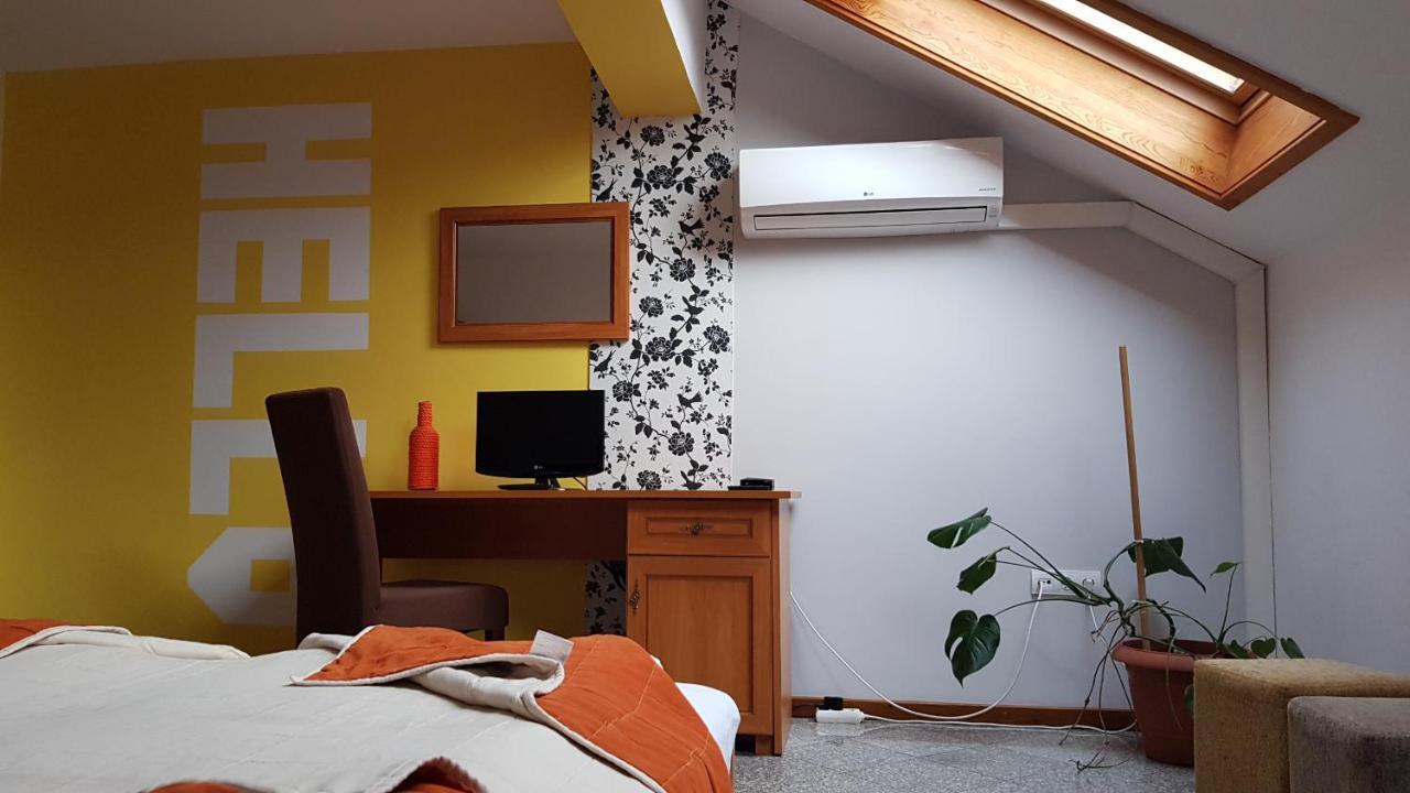 Aquarius Vendeghaz Hotel Сегед Екстериор снимка
