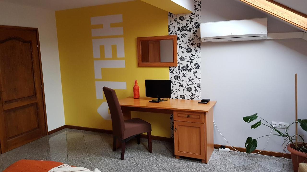 Aquarius Vendeghaz Hotel Сегед Екстериор снимка